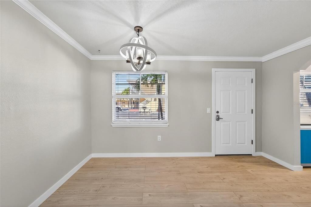 待售: $435,000 (1 贝兹, 1 浴室, 735 平方英尺)