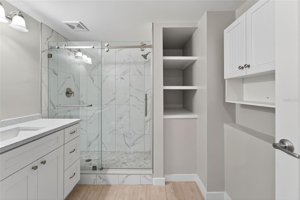 待售: $435,000 (1 贝兹, 1 浴室, 735 平方英尺)