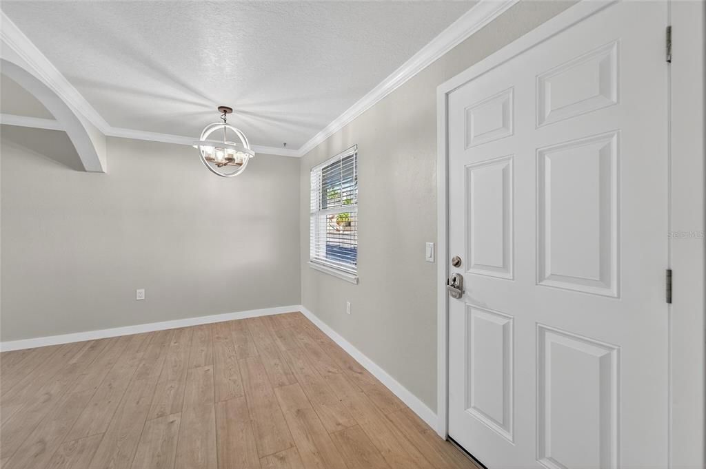 待售: $435,000 (1 贝兹, 1 浴室, 735 平方英尺)