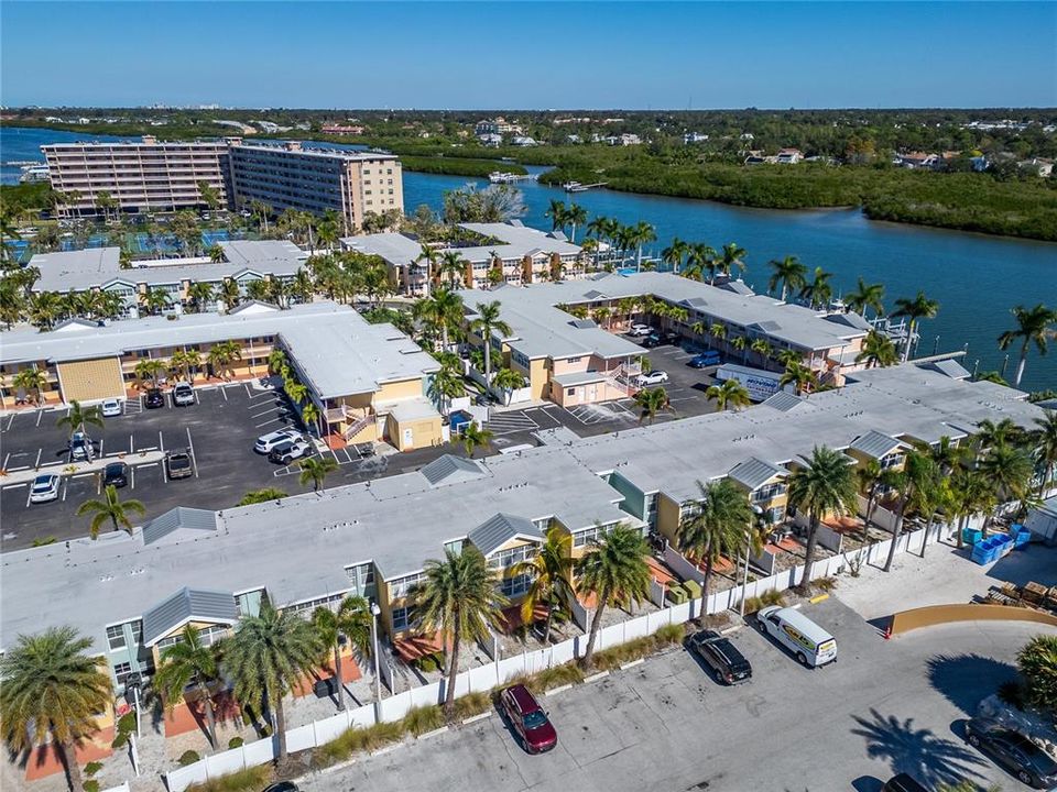 待售: $435,000 (1 贝兹, 1 浴室, 735 平方英尺)