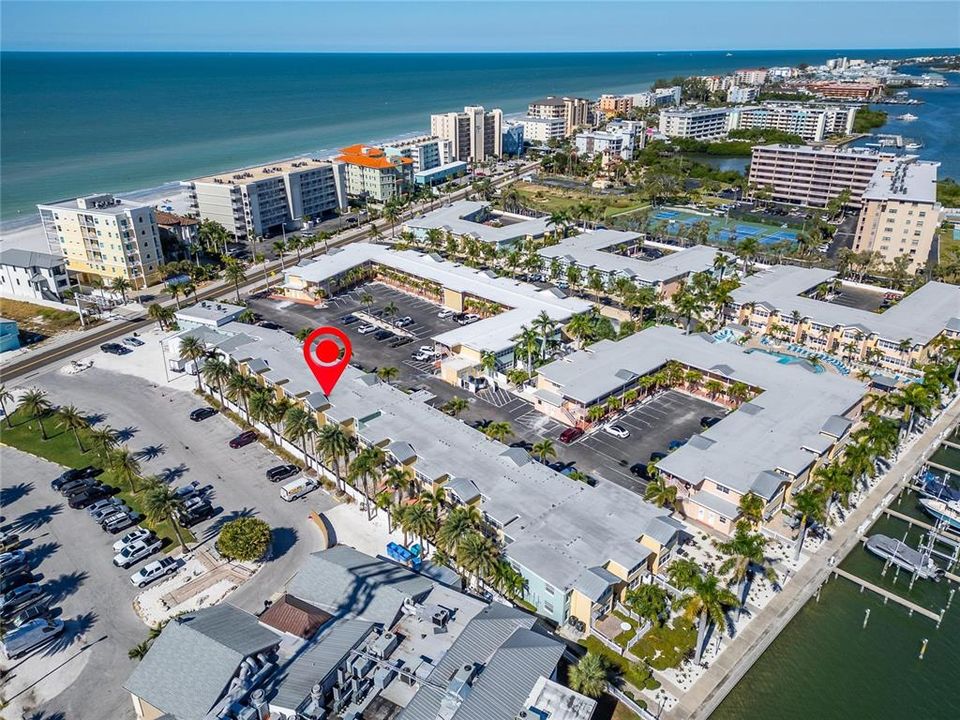 待售: $435,000 (1 贝兹, 1 浴室, 735 平方英尺)