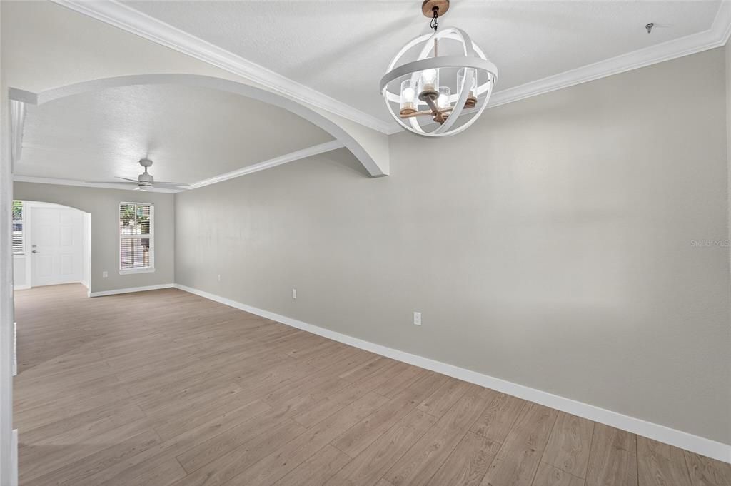 待售: $435,000 (1 贝兹, 1 浴室, 735 平方英尺)