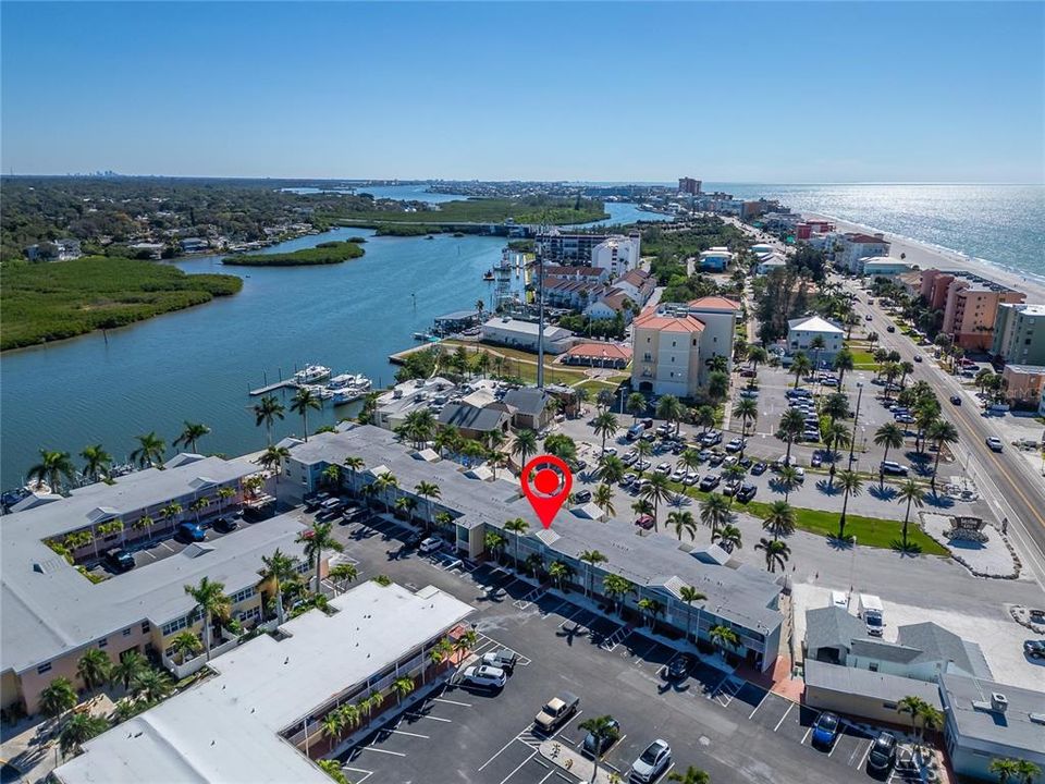 待售: $435,000 (1 贝兹, 1 浴室, 735 平方英尺)