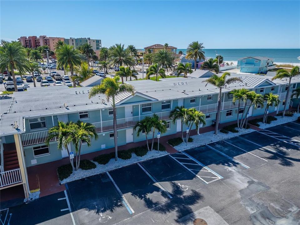 待售: $435,000 (1 贝兹, 1 浴室, 735 平方英尺)