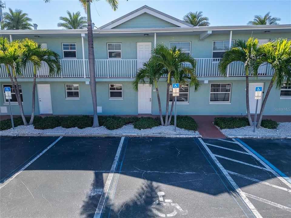 待售: $435,000 (1 贝兹, 1 浴室, 735 平方英尺)