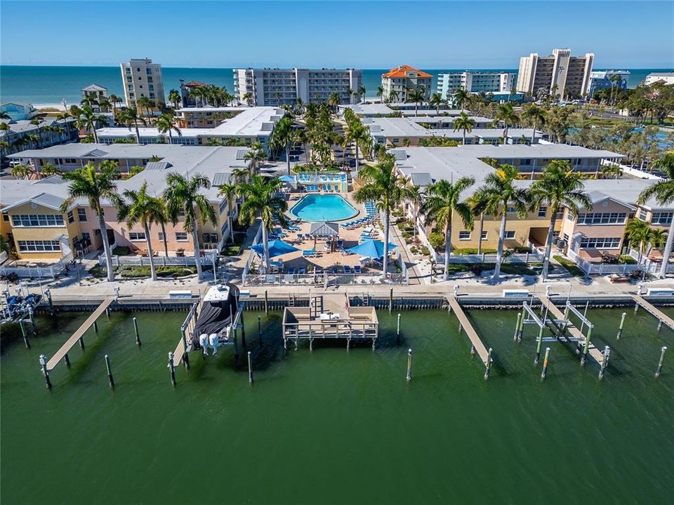 待售: $435,000 (1 贝兹, 1 浴室, 735 平方英尺)