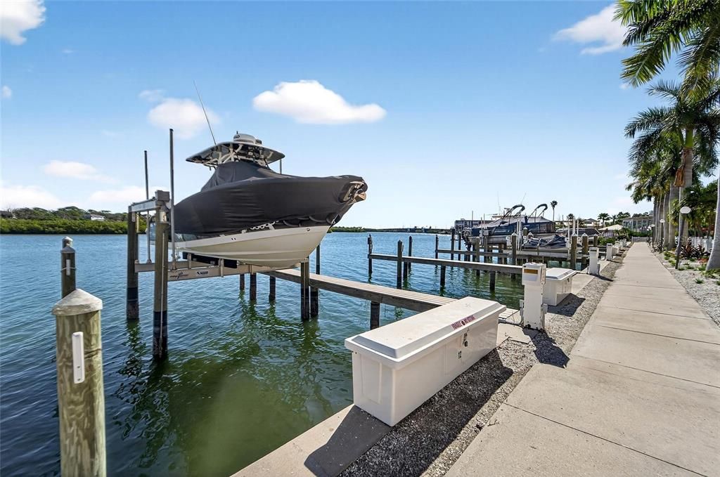 待售: $435,000 (1 贝兹, 1 浴室, 735 平方英尺)