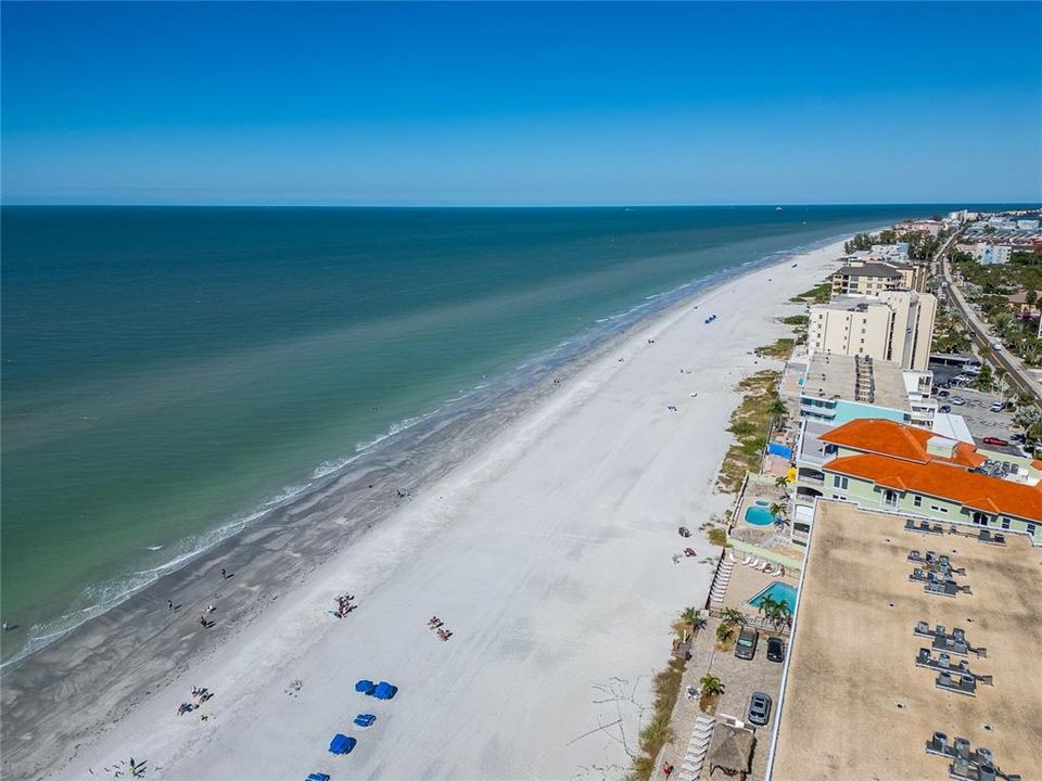 待售: $435,000 (1 贝兹, 1 浴室, 735 平方英尺)