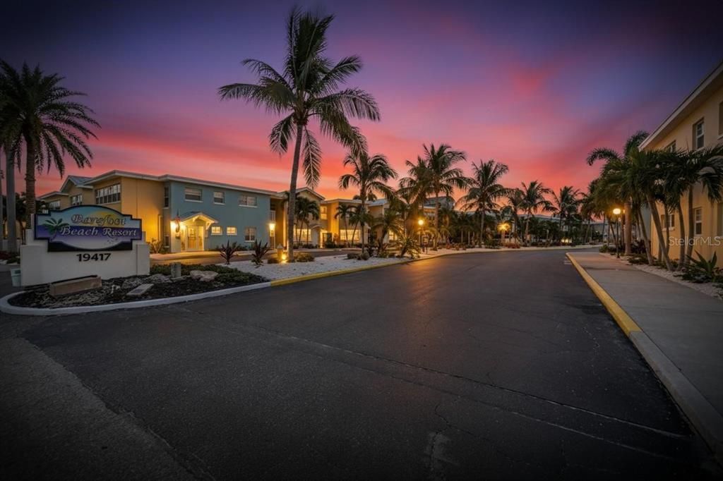 待售: $435,000 (1 贝兹, 1 浴室, 735 平方英尺)