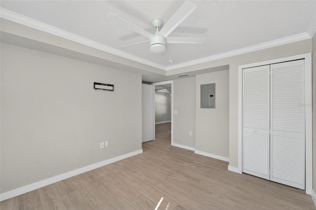 待售: $435,000 (1 贝兹, 1 浴室, 735 平方英尺)