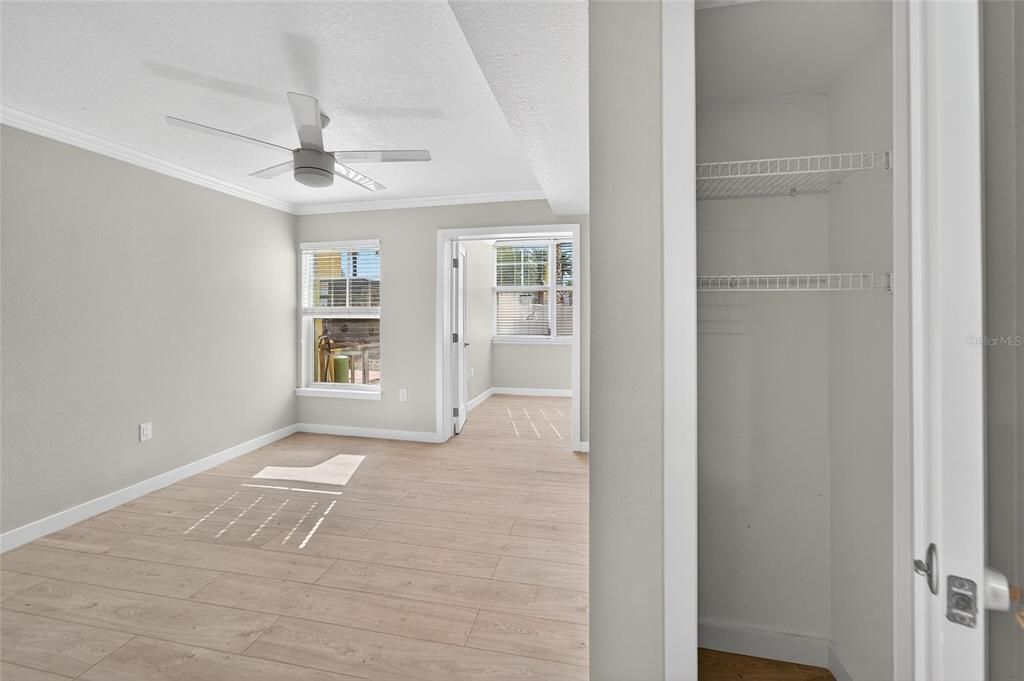 待售: $435,000 (1 贝兹, 1 浴室, 735 平方英尺)