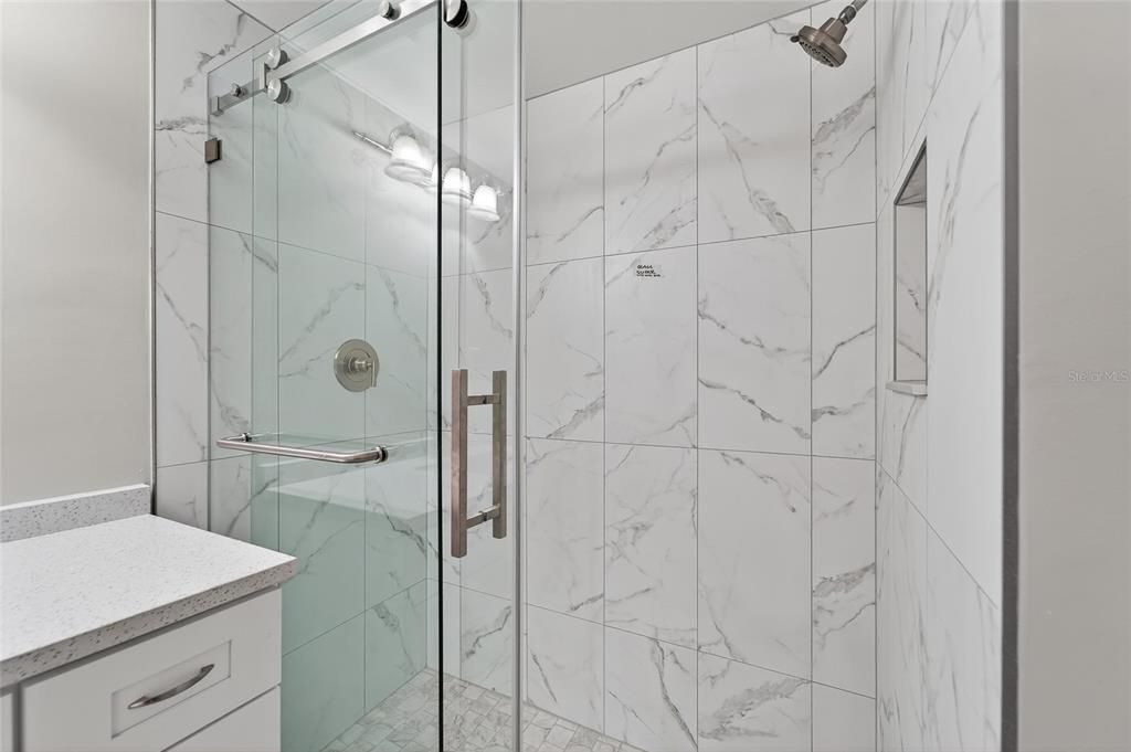 待售: $435,000 (1 贝兹, 1 浴室, 735 平方英尺)