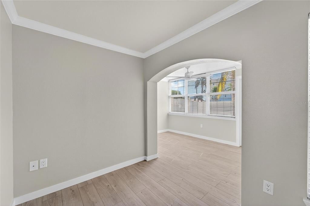 待售: $435,000 (1 贝兹, 1 浴室, 735 平方英尺)