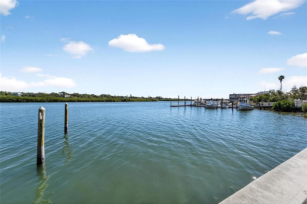 待售: $435,000 (1 贝兹, 1 浴室, 735 平方英尺)