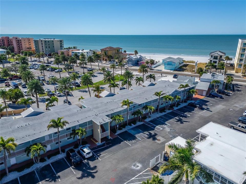 待售: $435,000 (1 贝兹, 1 浴室, 735 平方英尺)