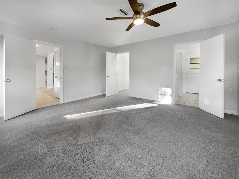 Под контрактом: $690,000 (3 спален, 2 ванн, 1885 Квадратных фут)