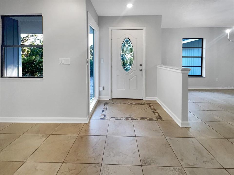 Под контрактом: $690,000 (3 спален, 2 ванн, 1885 Квадратных фут)