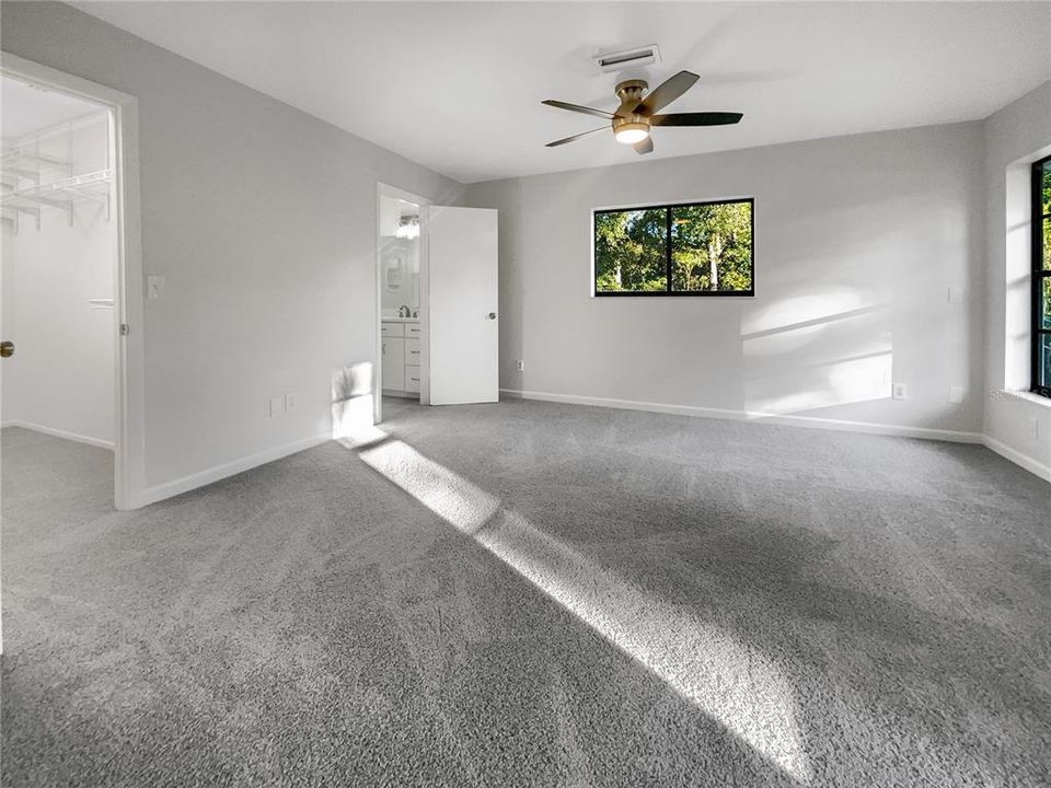 Под контрактом: $690,000 (3 спален, 2 ванн, 1885 Квадратных фут)