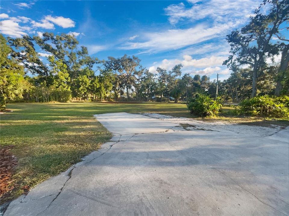 Под контрактом: $690,000 (3 спален, 2 ванн, 1885 Квадратных фут)