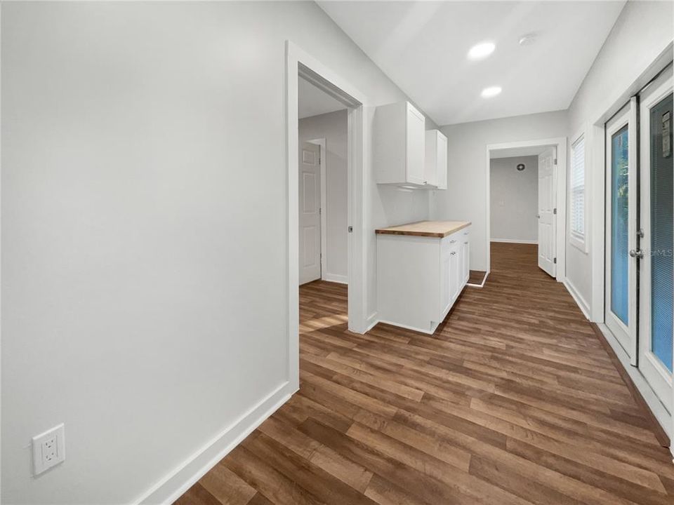 Под контрактом: $690,000 (3 спален, 2 ванн, 1885 Квадратных фут)