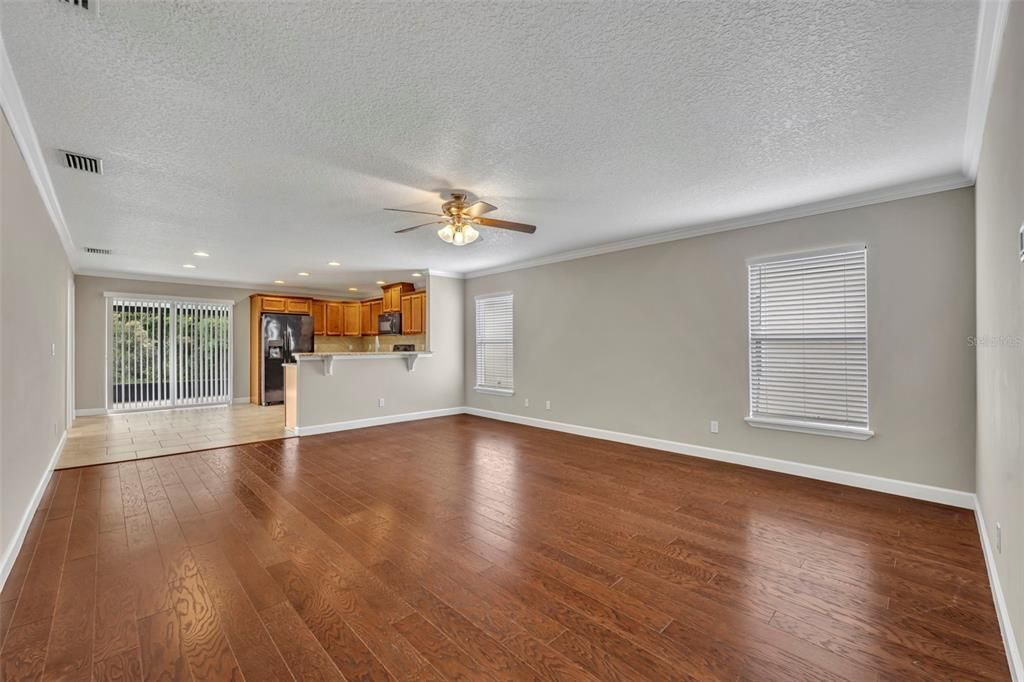 Active With Contract: $360,000 (3 beds, 2 baths, 1684 Square Feet)