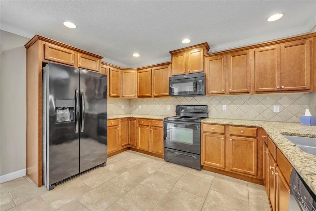 Active With Contract: $360,000 (3 beds, 2 baths, 1684 Square Feet)