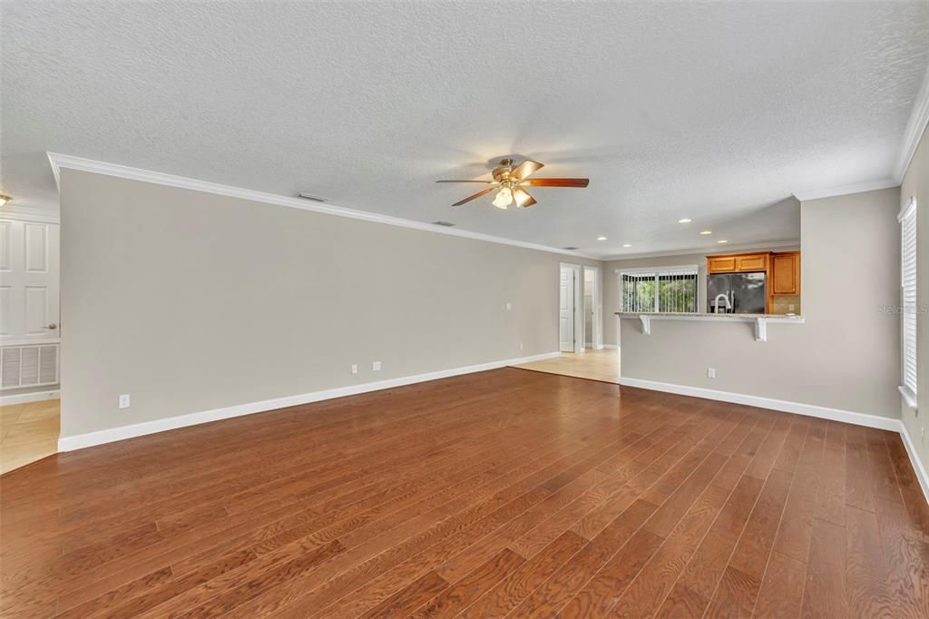 Active With Contract: $360,000 (3 beds, 2 baths, 1684 Square Feet)