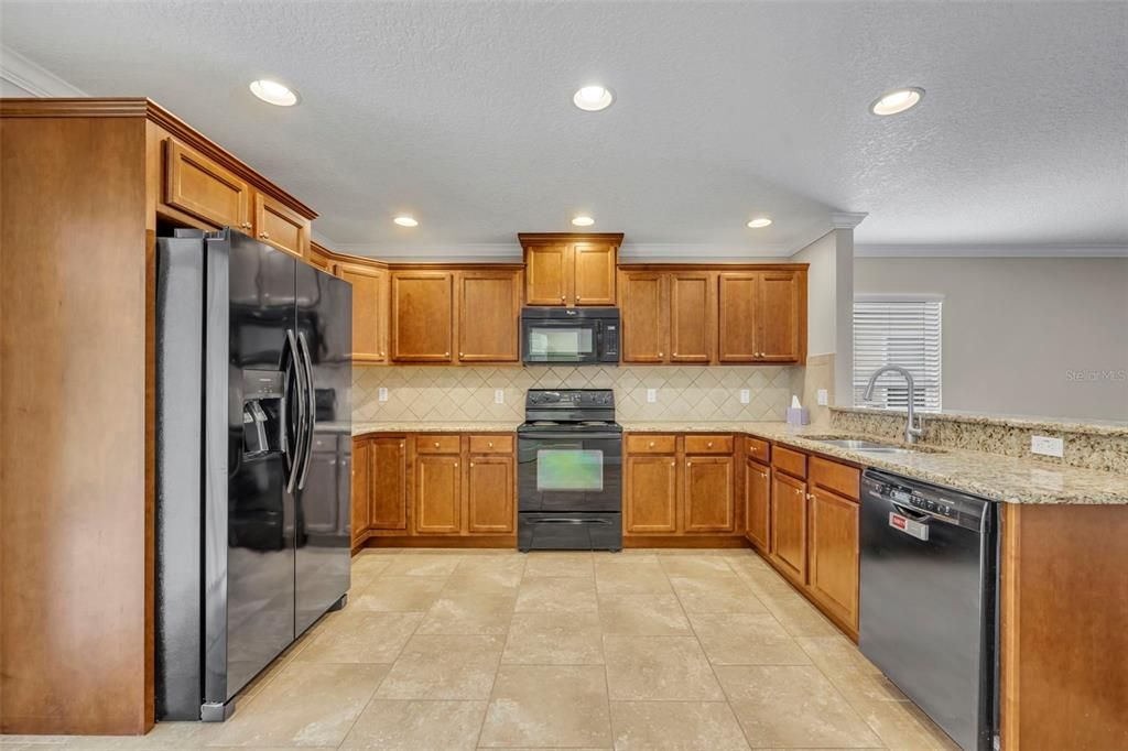 Active With Contract: $360,000 (3 beds, 2 baths, 1684 Square Feet)