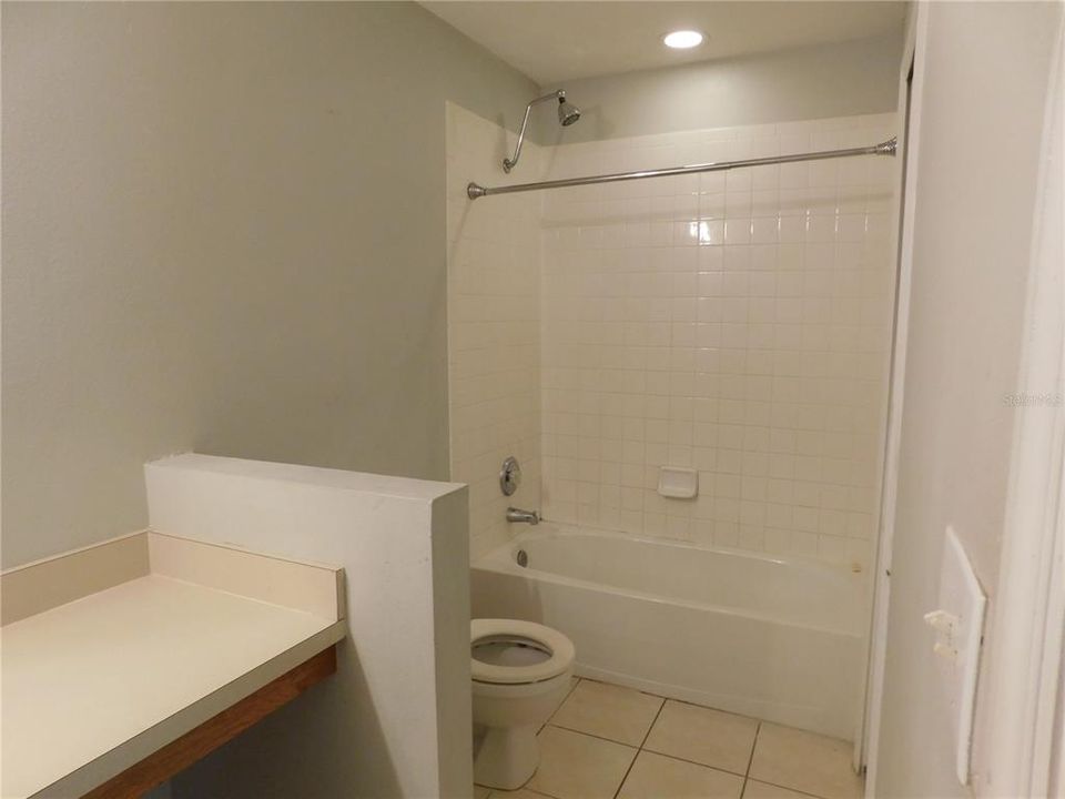 待售: $239,900 (2 贝兹, 2 浴室, 1284 平方英尺)