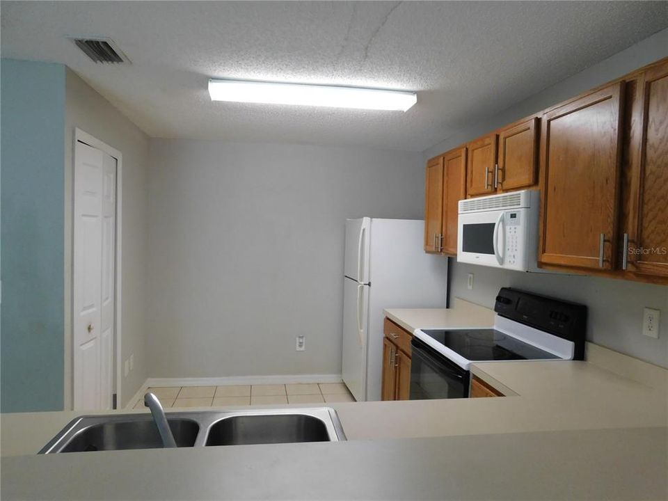 待售: $239,900 (2 贝兹, 2 浴室, 1284 平方英尺)