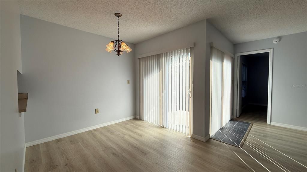 For Rent: $1,250 (2 beds, 2 baths, 1038 Square Feet)