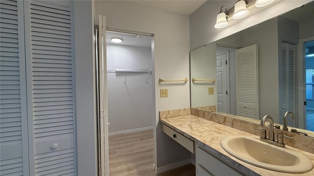 For Rent: $1,250 (2 beds, 2 baths, 1038 Square Feet)