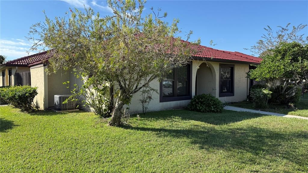 For Rent: $1,250 (2 beds, 2 baths, 1038 Square Feet)