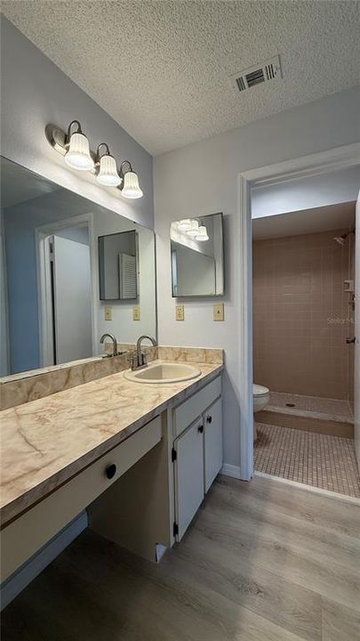 For Rent: $1,250 (2 beds, 2 baths, 1038 Square Feet)