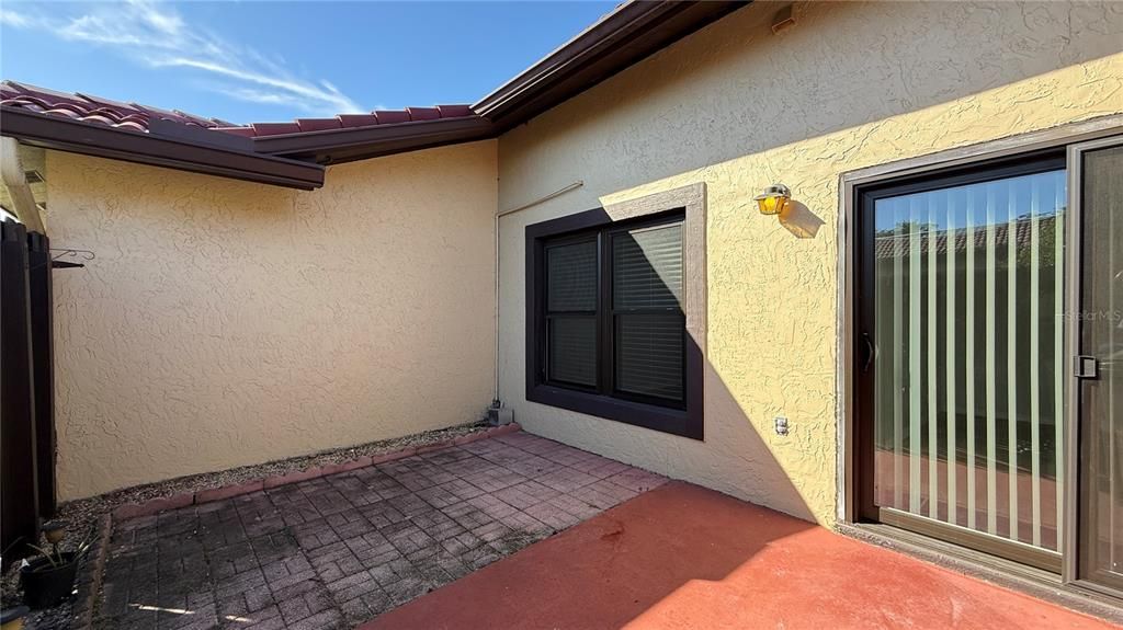 For Rent: $1,250 (2 beds, 2 baths, 1038 Square Feet)