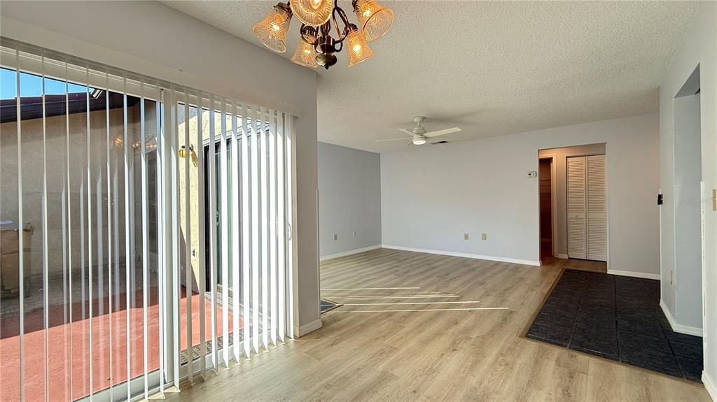 For Rent: $1,250 (2 beds, 2 baths, 1038 Square Feet)