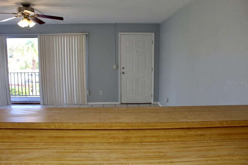 出租: $1,550 (1 贝兹, 1 浴室, 850 平方英尺)