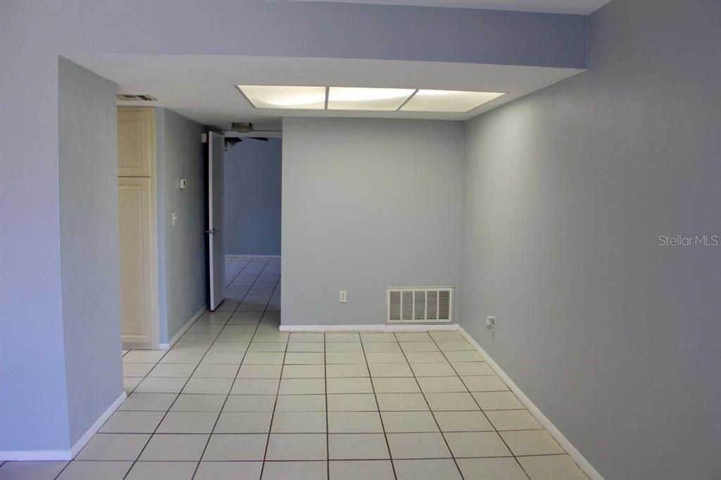 出租: $1,550 (1 贝兹, 1 浴室, 850 平方英尺)