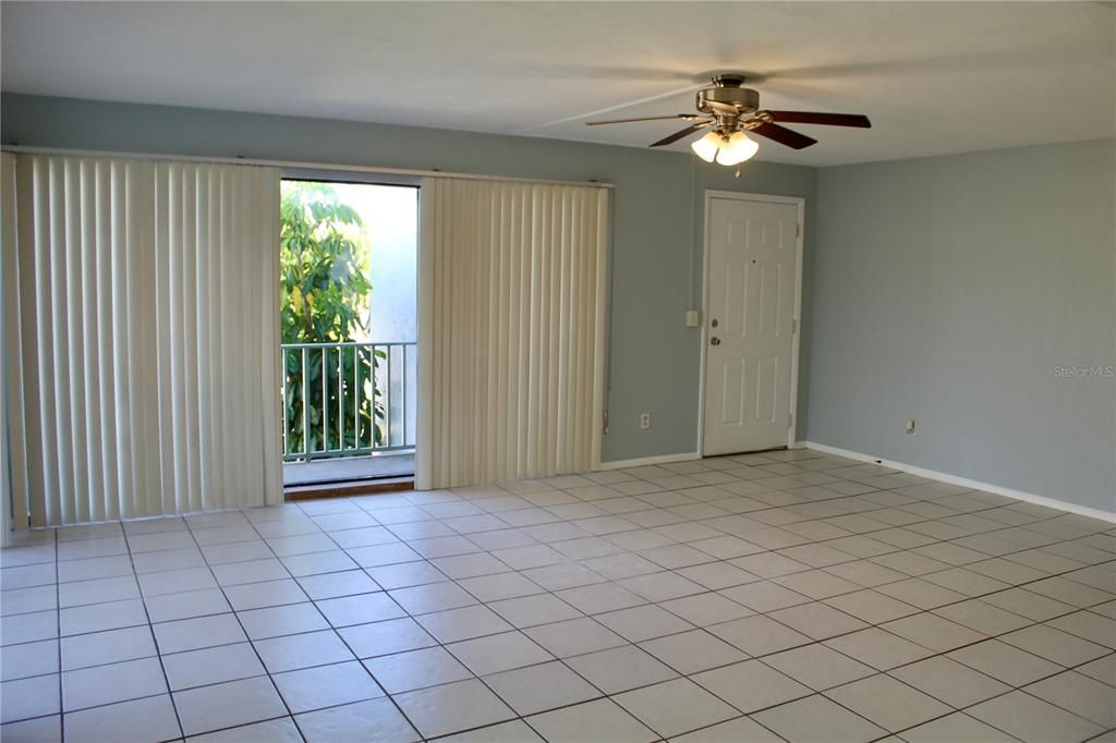 出租: $1,550 (1 贝兹, 1 浴室, 850 平方英尺)