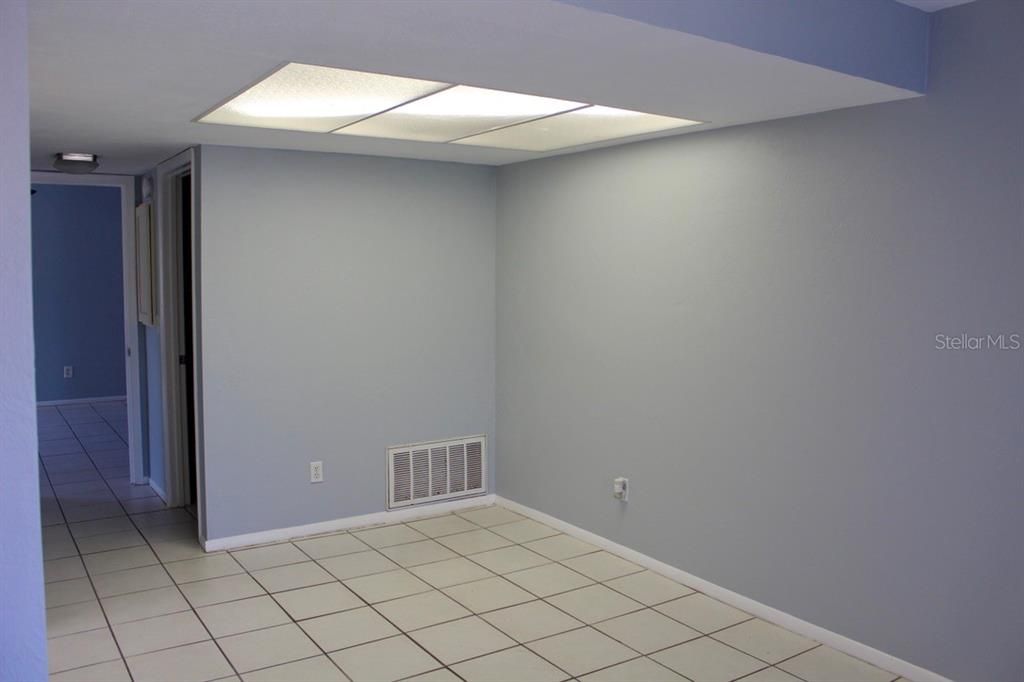 出租: $1,550 (1 贝兹, 1 浴室, 850 平方英尺)