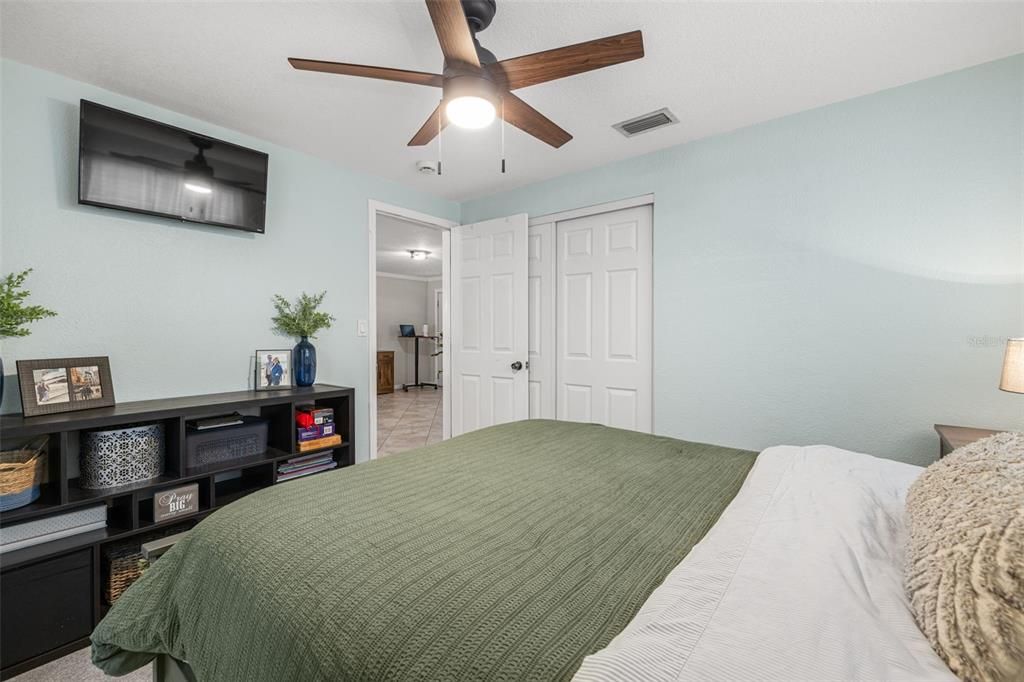 Active With Contract: $375,000 (3 beds, 3 baths, 1343 Square Feet)