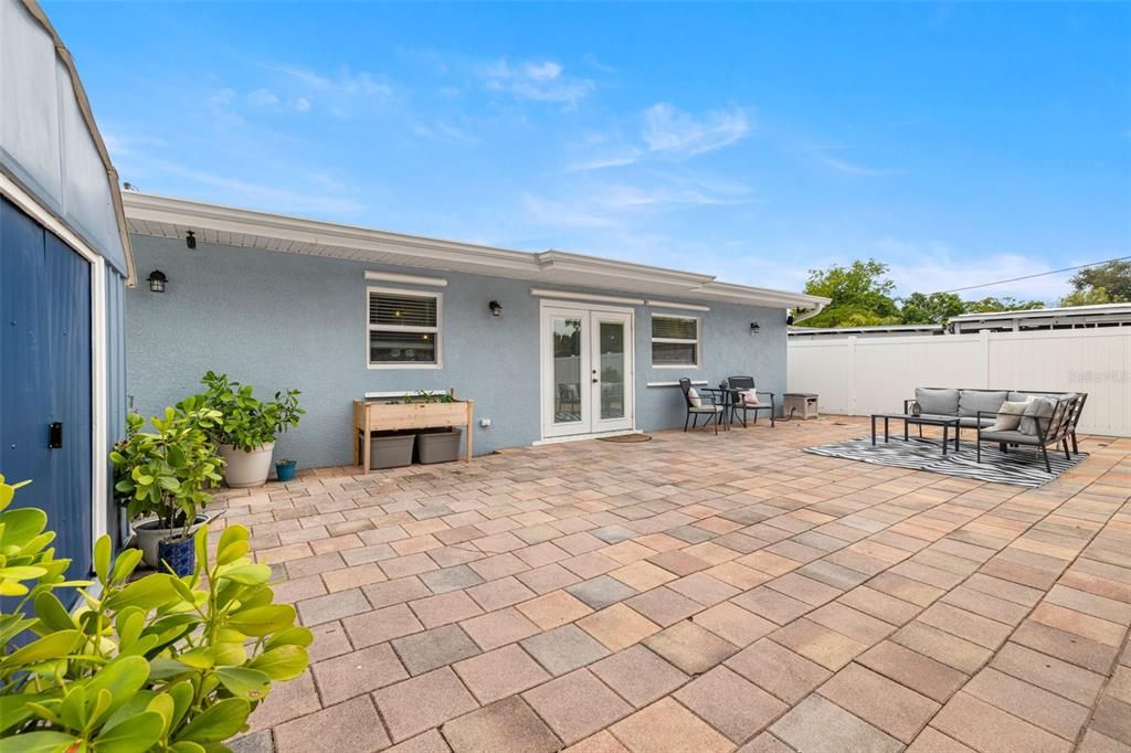 Active With Contract: $375,000 (3 beds, 3 baths, 1343 Square Feet)