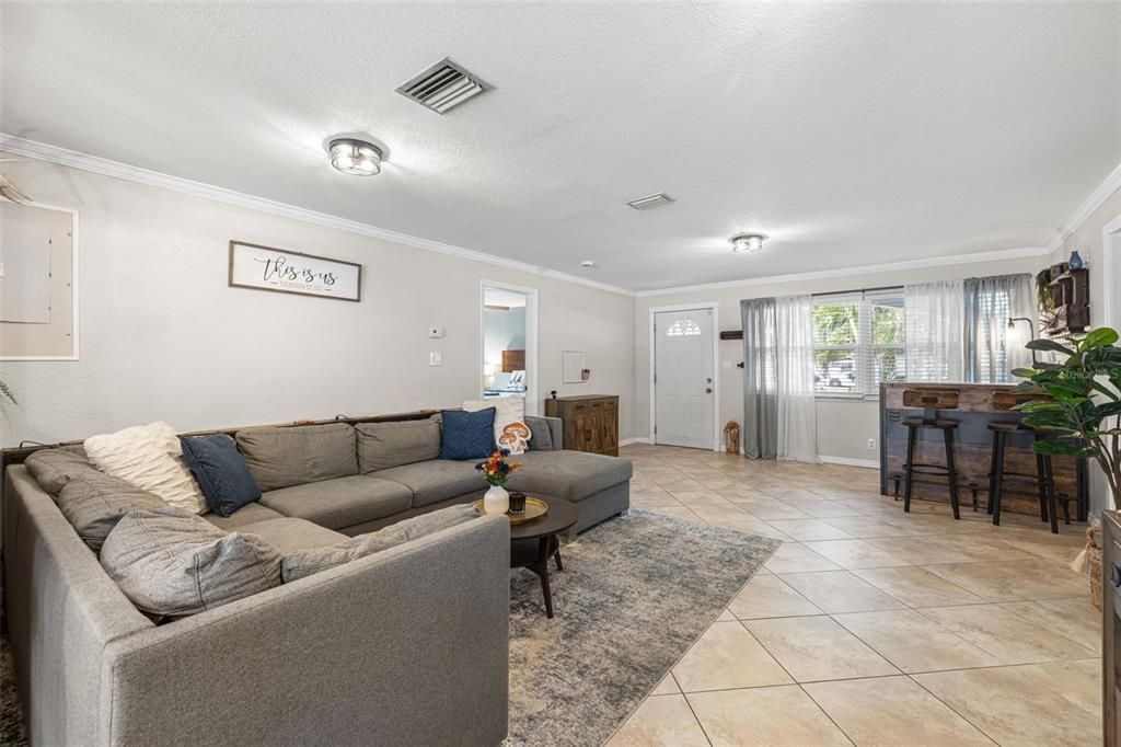 Active With Contract: $375,000 (3 beds, 3 baths, 1343 Square Feet)