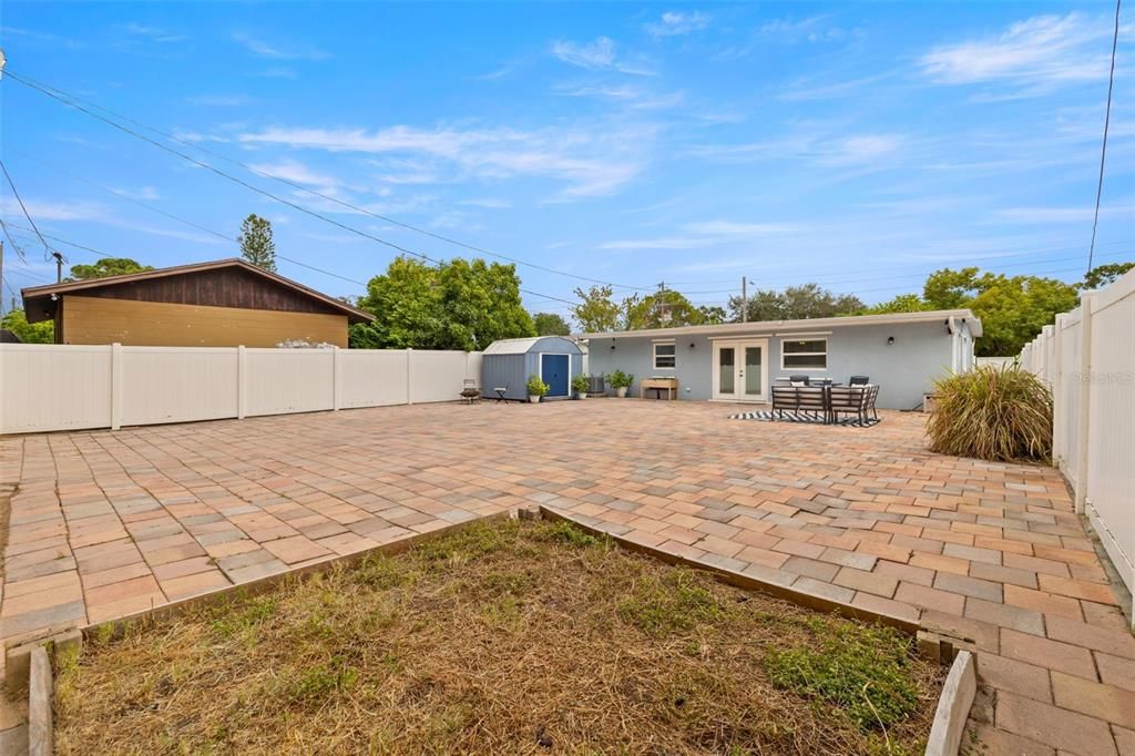 Active With Contract: $375,000 (3 beds, 3 baths, 1343 Square Feet)