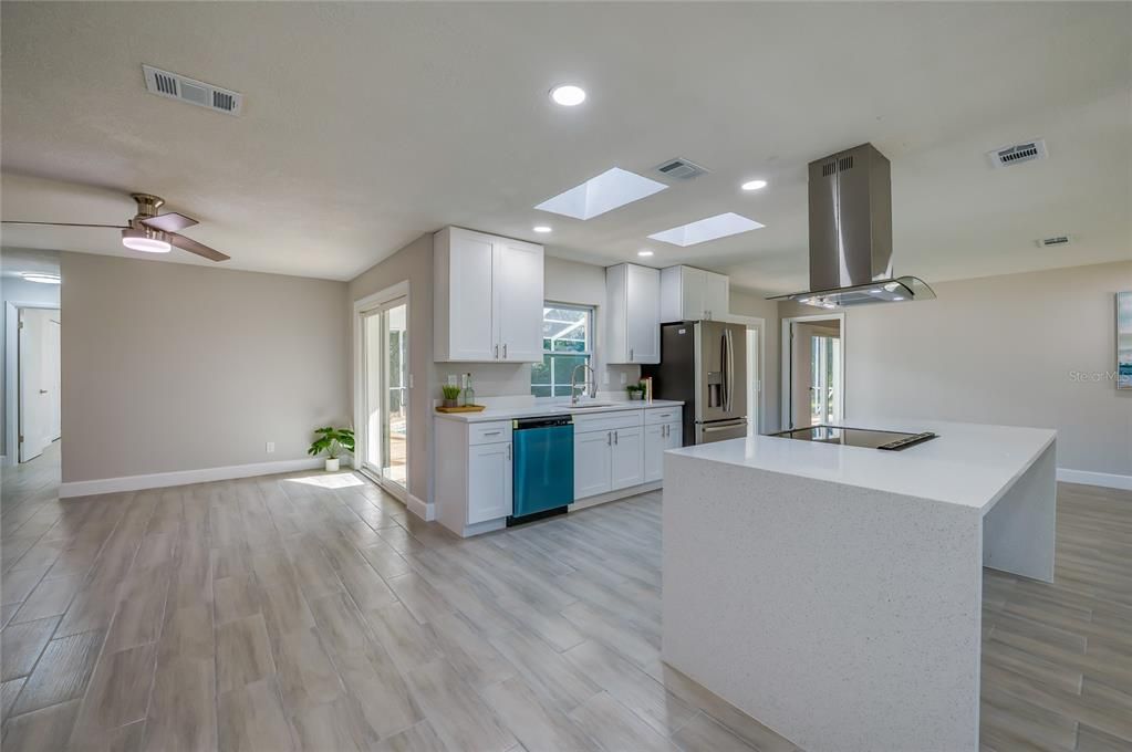 На продажу: $549,000 (4 спален, 3 ванн, 2498 Квадратных фут)