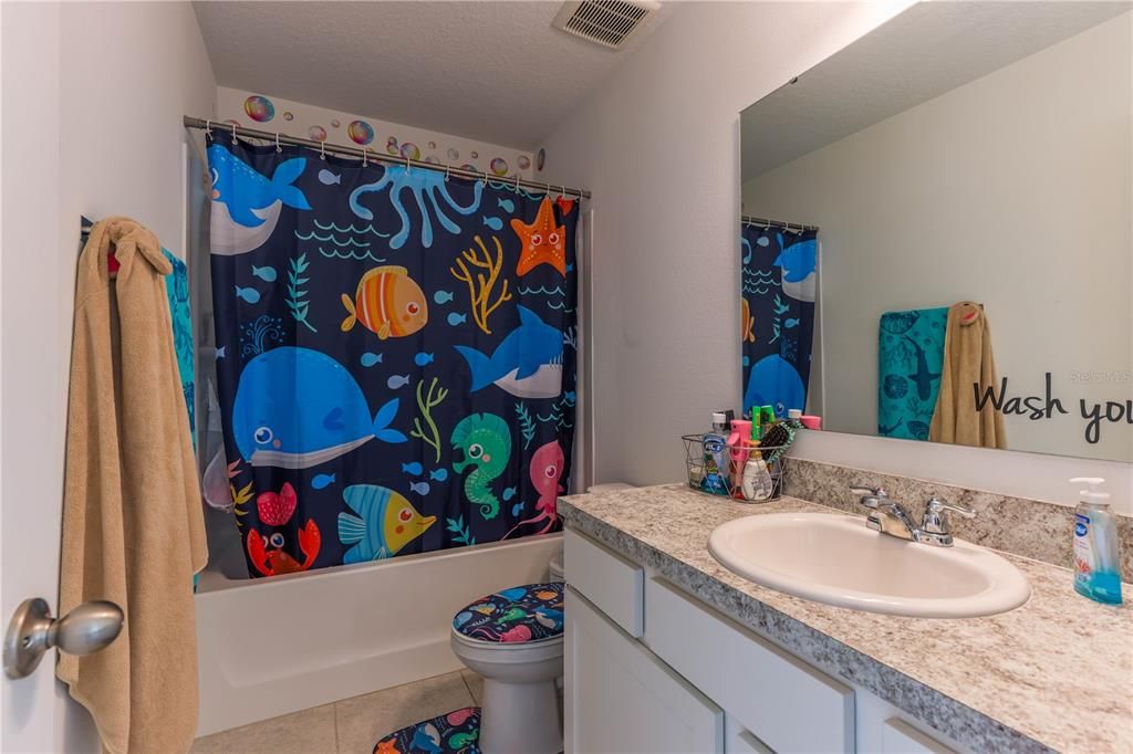 For Sale: $385,000 (3 beds, 2 baths, 1826 Square Feet)