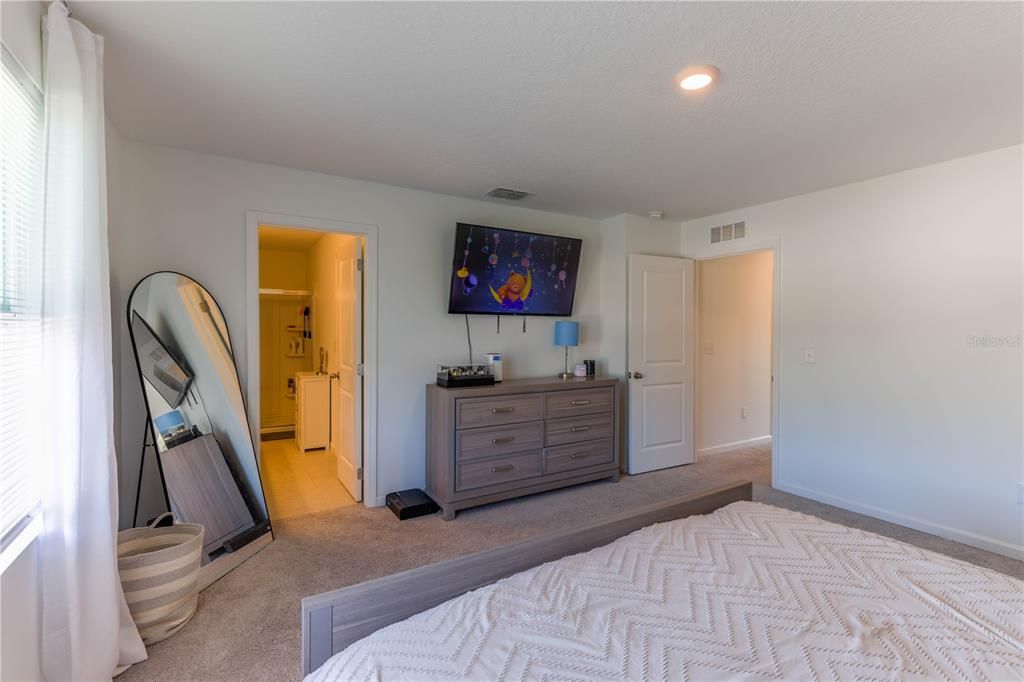 For Sale: $385,000 (3 beds, 2 baths, 1826 Square Feet)