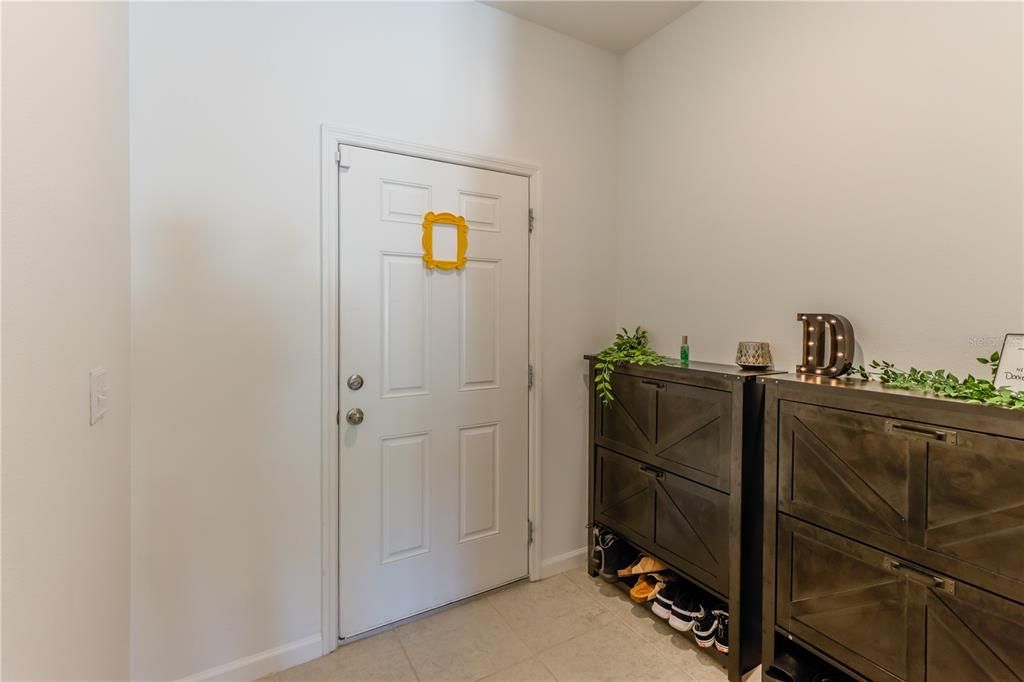 For Sale: $385,000 (3 beds, 2 baths, 1826 Square Feet)