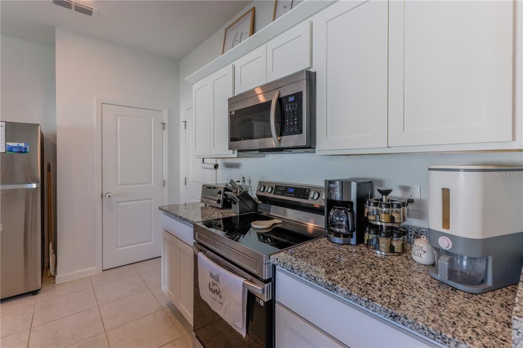 For Sale: $385,000 (3 beds, 2 baths, 1826 Square Feet)