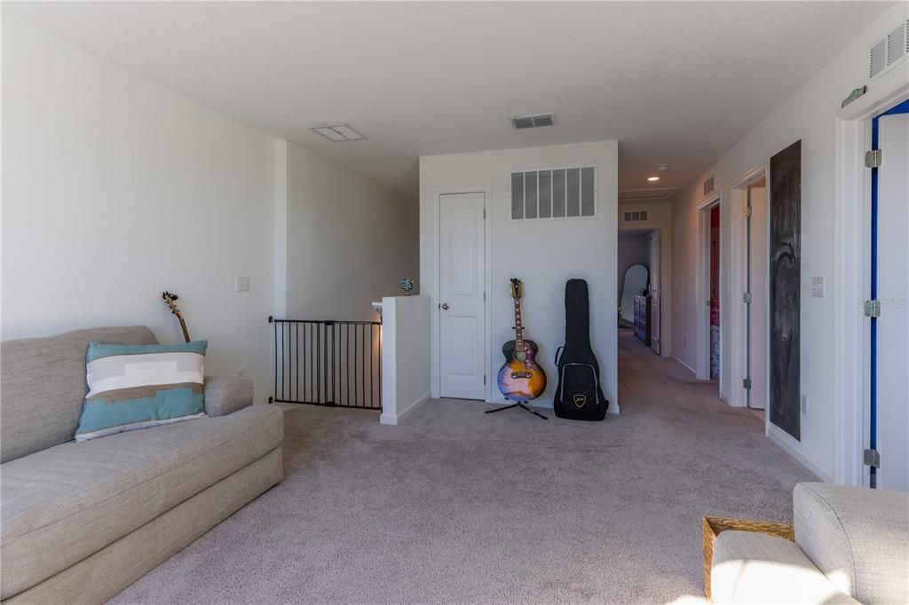 For Sale: $385,000 (3 beds, 2 baths, 1826 Square Feet)